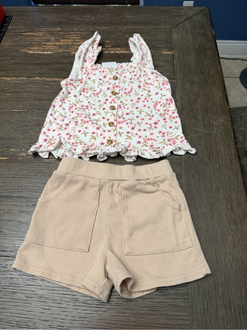 Nicole Miller Beige Ribbed Lounge Shorts Set size 4